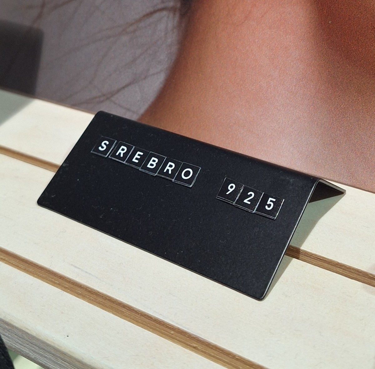 Magnetni držači za cene